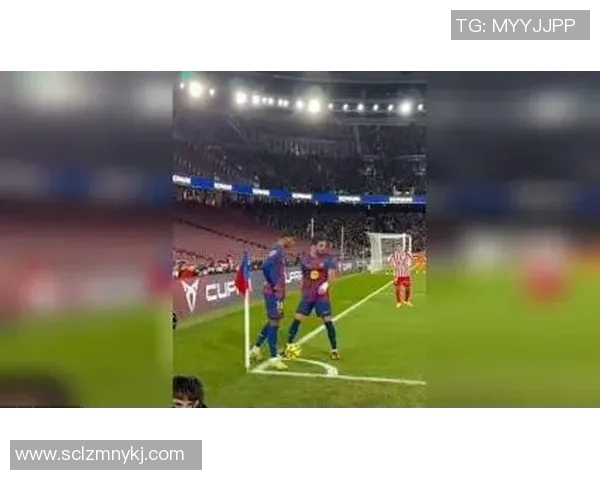 足球明星在异国街头的精彩瞬间与球迷互动的温馨故事